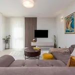 Tatil Evi Front In