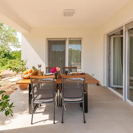 Tatil Evi Front In *